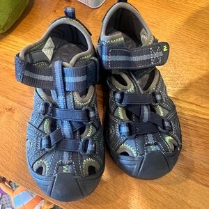 NEW - Merrill kids hydro sandal